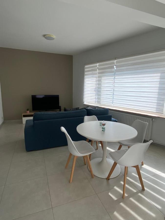 1-E Superbe Appartement Lumineux Шарлеруа Экстерьер фото