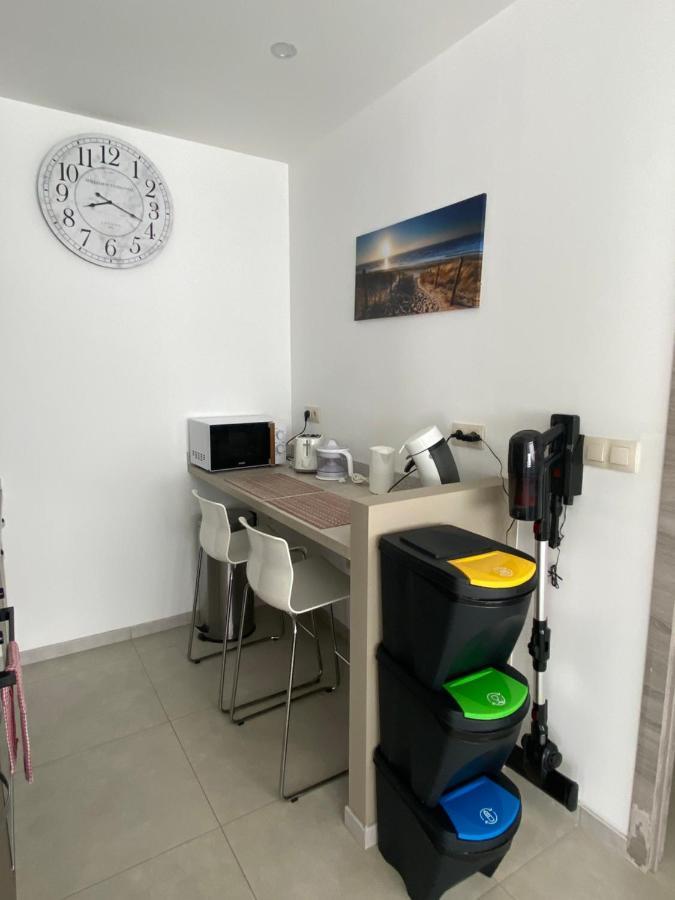 1-E Superbe Appartement Lumineux Шарлеруа Экстерьер фото